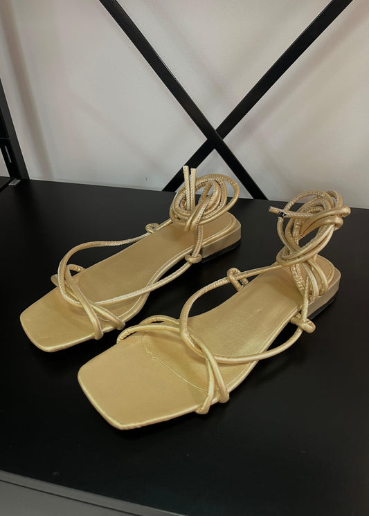 Sandalias con tiras - Mujer